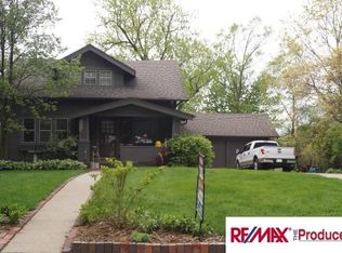 908 Bellevue Blvd S, Bellevue, NE 68005