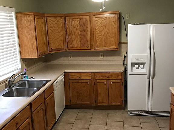 3rd image of 215 Choctaw Pl