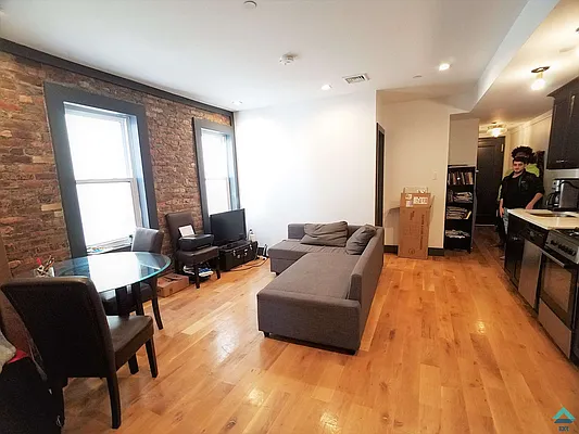 Rented by EXR | media 56