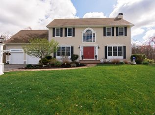13 Sassafras Rd, Rehoboth, MA 02769
