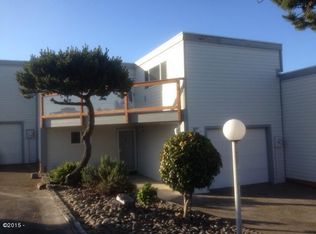 621 SW Abbey St, Newport, OR 97365