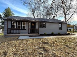 28 Park St, Farmington, MO 63640