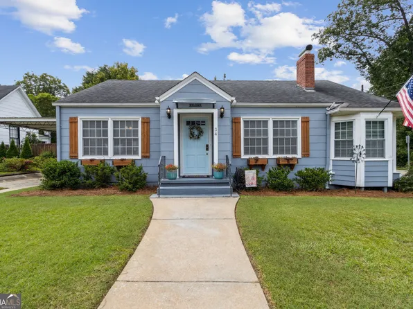 34 W Stephens St, Winder, GA 30680