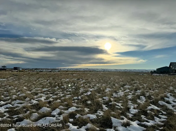 Blackfoot Trl, Boulder, WY 82923