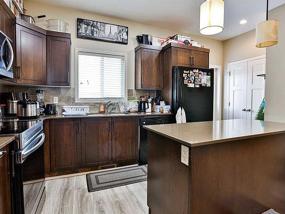 5th image of 227 Lynx Rd W