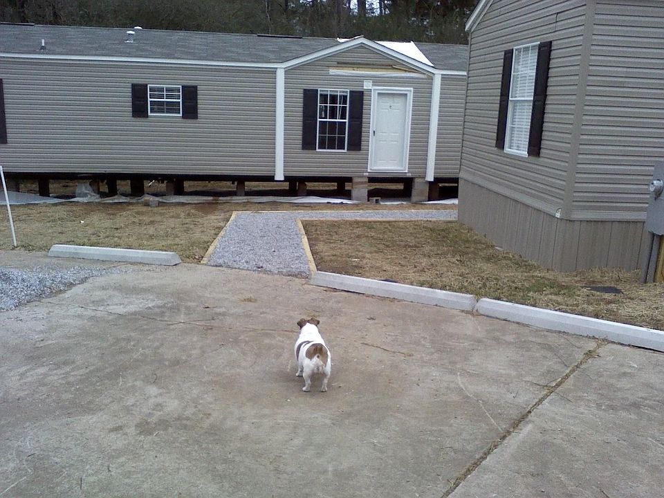 Small private park on Lake Lanier