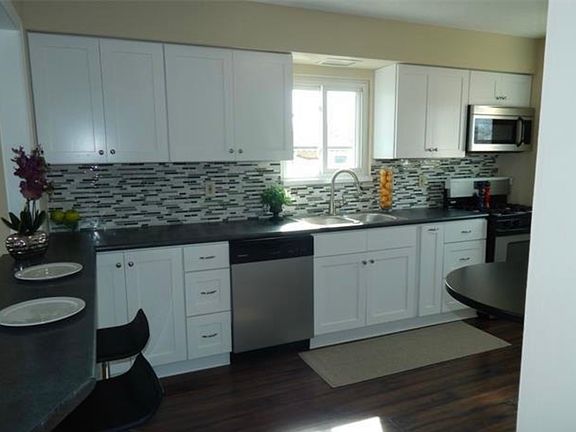 3rd image of 6058 Stark Dr