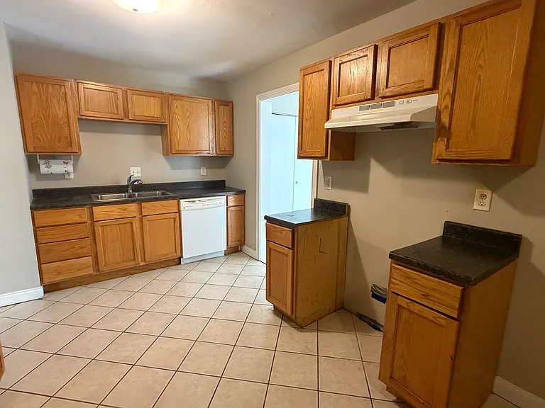 3351 Ainsworth Dr — Photo 6