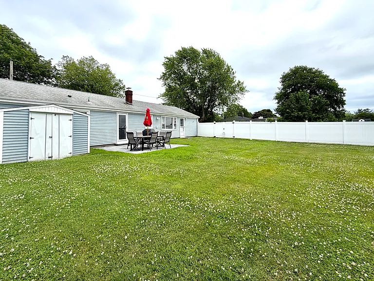 12 Spruce Ave — Photo 21