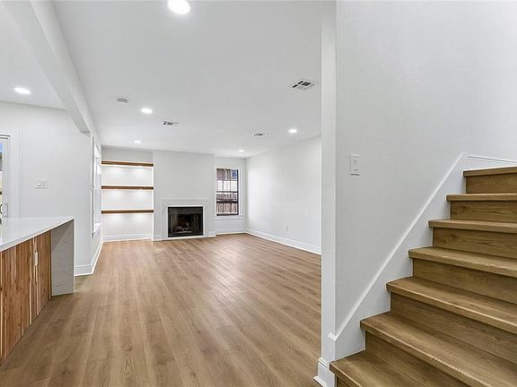 2nd image of 1500 W Esplanade Ave APT 5B