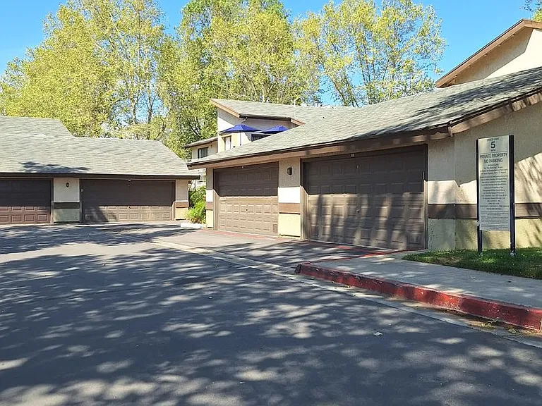 1229 N Edwards St #39 — Photo 1