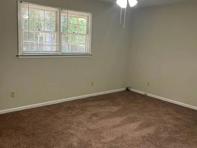 1441 Autumnridge Dr — Photo 12