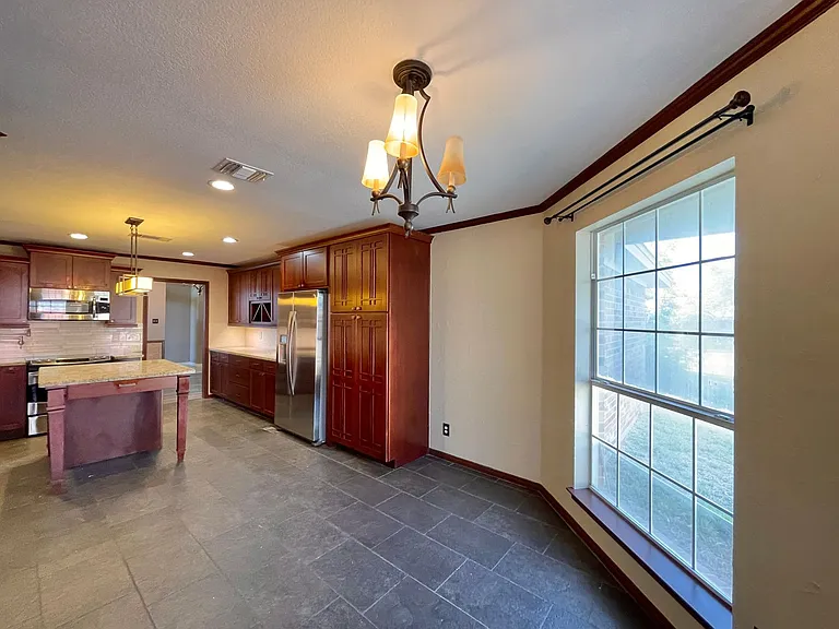 2404 Southport Dr — Photo 14