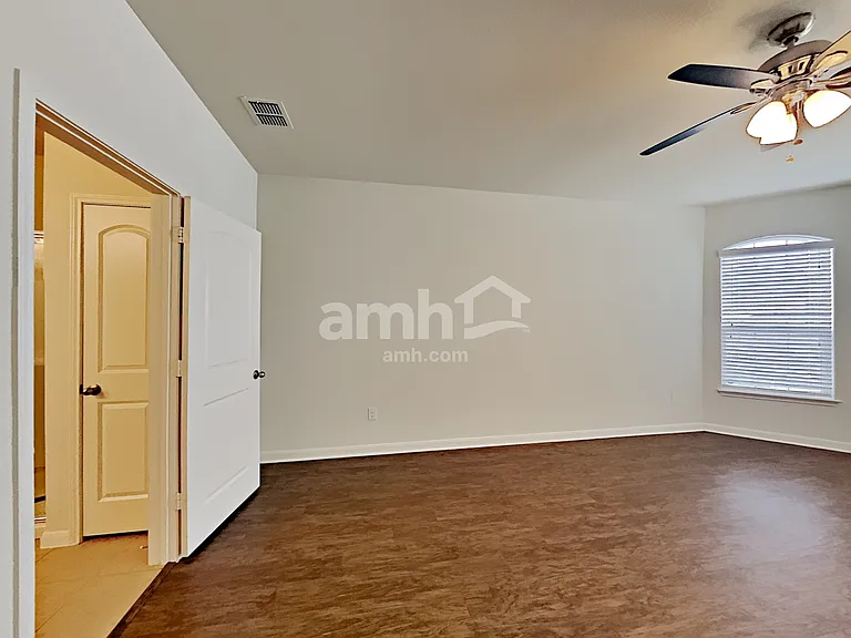12898 Cedarcreek Trl — Photo 9