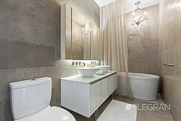 Sold by (Legacy) Elegran | media 18