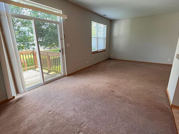 4th image of 371 Chesapeake Ln