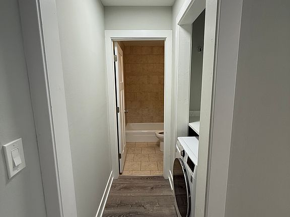 4th image of 454 W Barry Ave #316