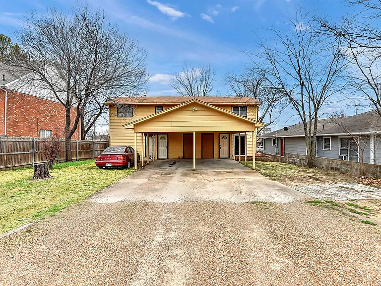 1312 N Travis St — Photo 25