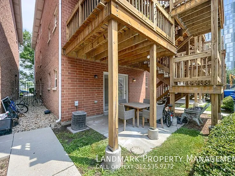 655 W Division St #A — Photo 25