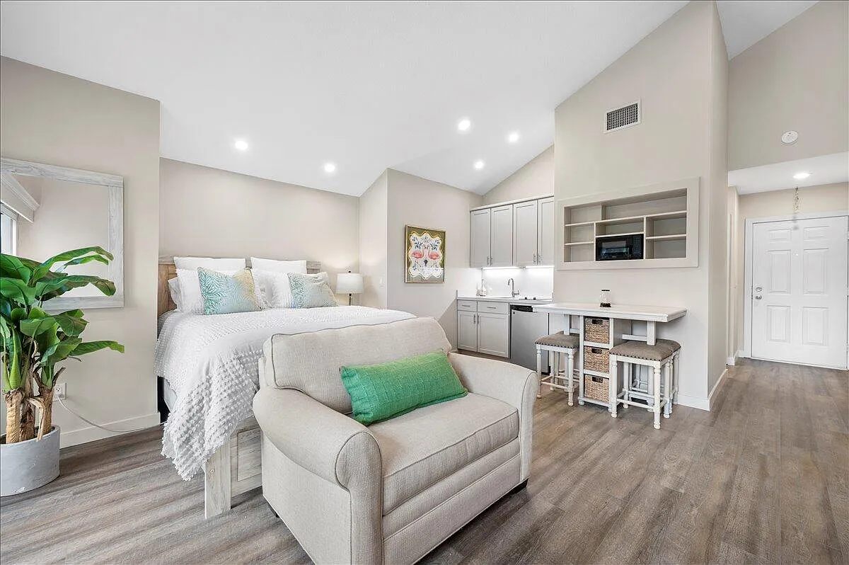1 bed, 1.0 bath, 500 sqft, $3,000 — Photo 1
