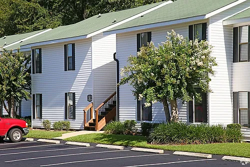 Amelia Apartments Photo 1