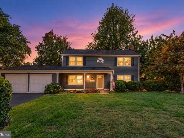 13217 Point Pleasant Dr, Fairfax, VA 22033