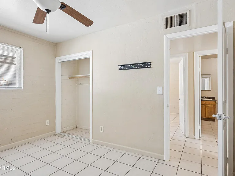 2133 W Adams St #2 — Photo 20