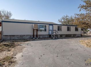 28161 McClaren Ave, Taft, CA 93268