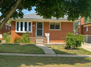 1072 Harrison Blvd, Lincoln Park, MI 48146