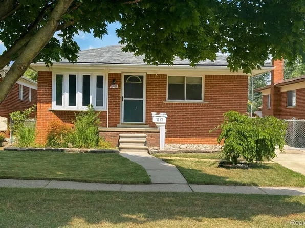 1072 Harrison Blvd, Lincoln Park, MI 48146