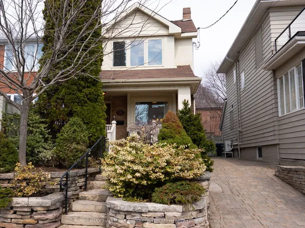 20 Juniper Ave, Toronto, ON M4L 1S2