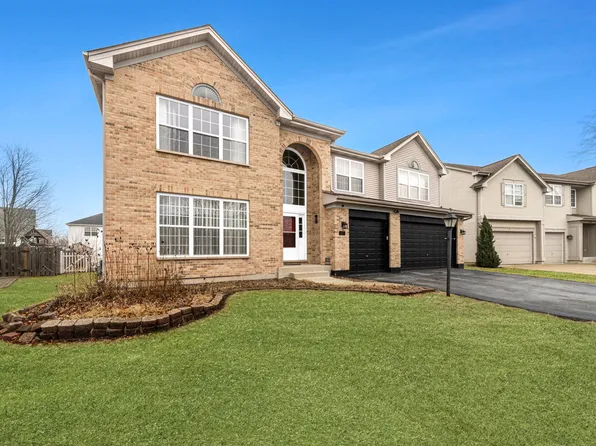 4711 Windridge Ct, Carpentersville, IL 60110