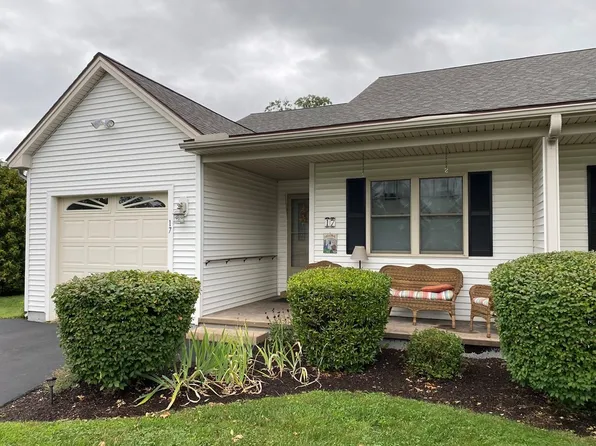 17 Silver Crest Cir, Greenfield, MA 01301