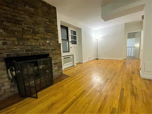 Rented by City Connections Realty | media 8