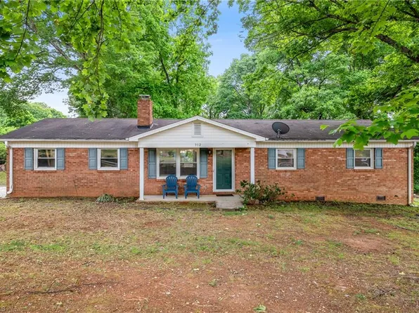 312 Tanbark Ln, Kernersville, NC 27284