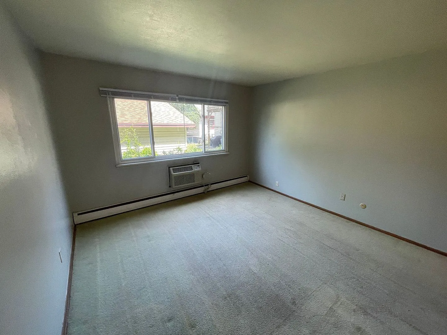 935-937 N 37th St. (14 unit) — Photo 4