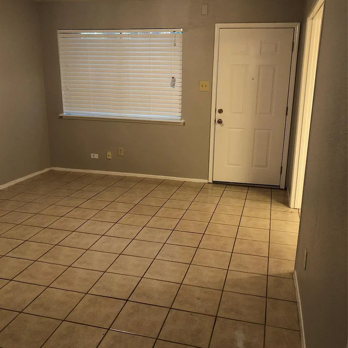 2 bed, 1.5 bath, 1168 sqft, $1,395 — Photo 2