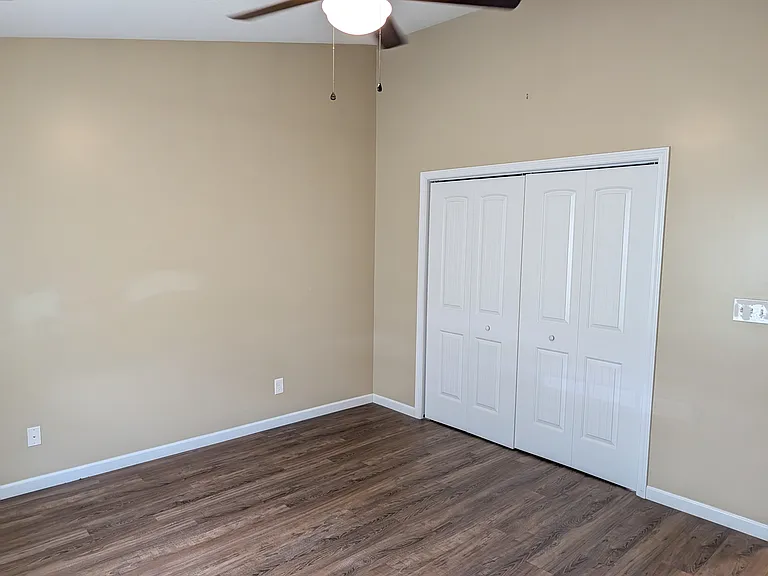 3880 Simpson Rd E — Photo 9