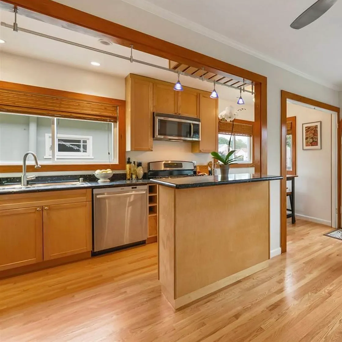 834 Ramona Ave — Photo 4