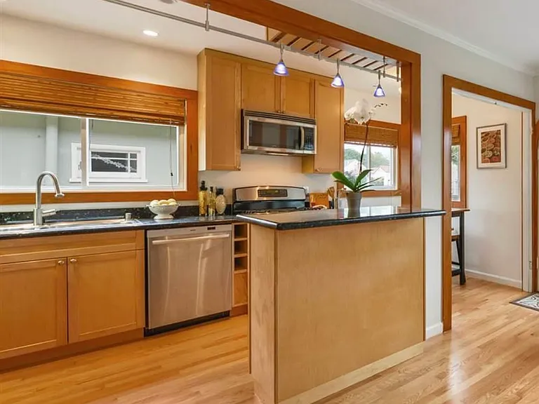834 Ramona Ave — Photo 3
