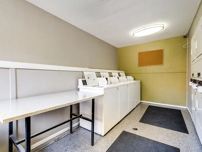 Biltmore Park Apartments — Photo 19