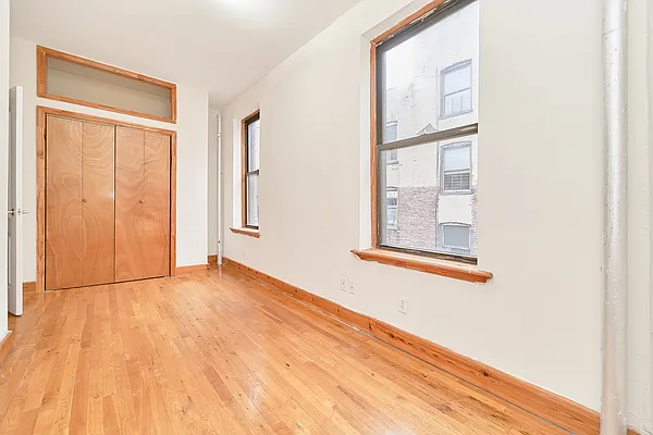 Rented by Compass | media 25