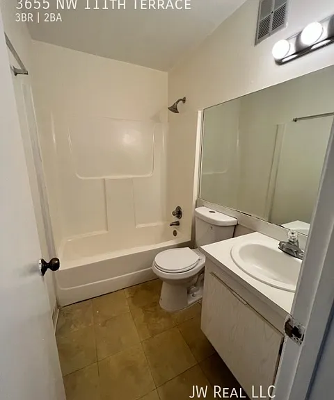 3655 NW 111th Ter — Photo 11