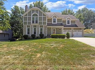 1607 Wynbrick Dr, Liberty, MO 64068