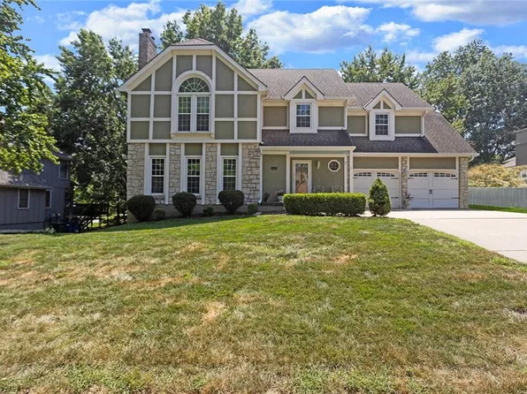 1607 Wynbrick Dr, Liberty, MO 64068