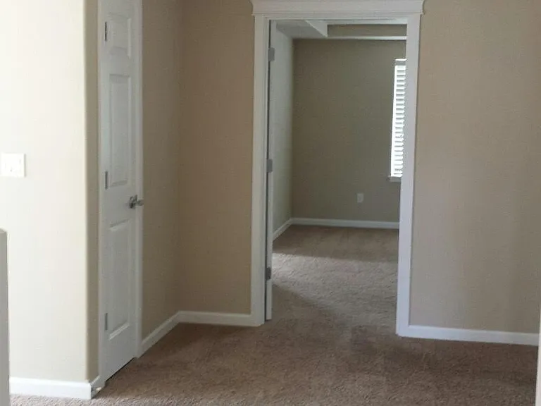 3905 Amelia Ct NE — Photo 9