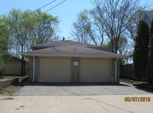 824 Bowditch St, Aurora, IL 60506