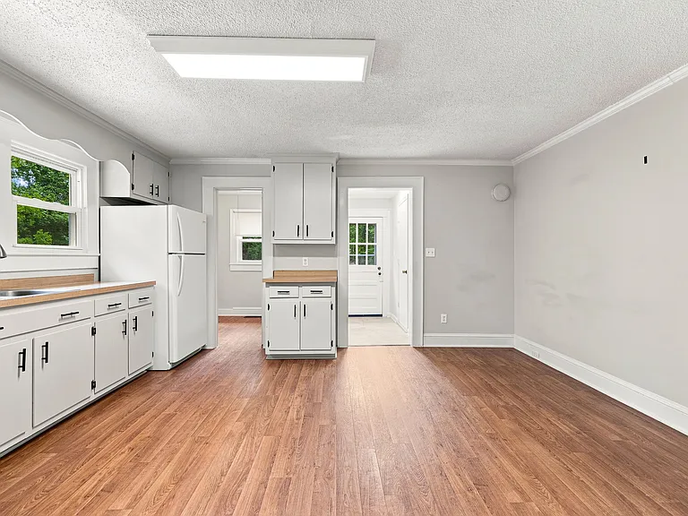 3629 Pleasant Garden Rd — Photo 20