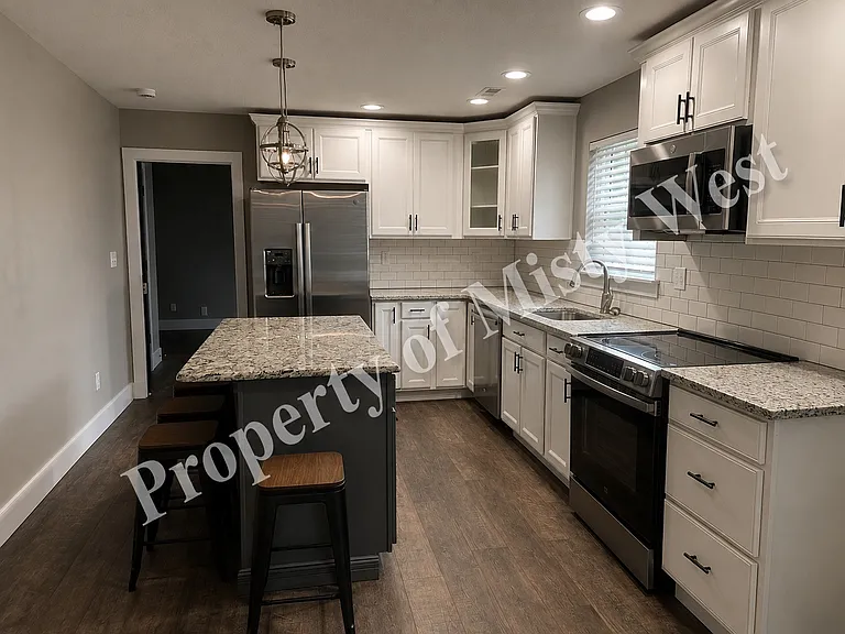 2245 Curtis Ln SE — Photo 4