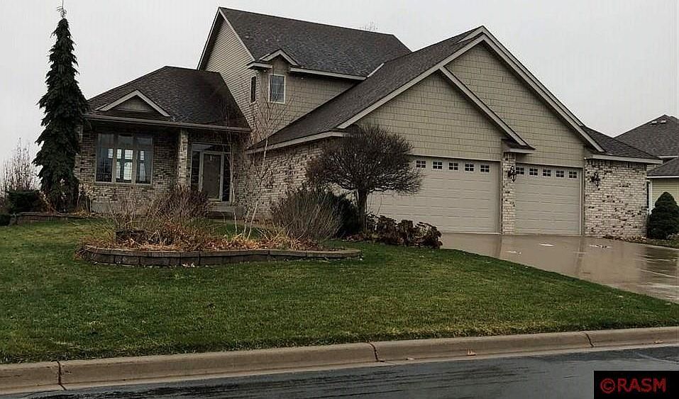 1st image of 513 Redpoll Ave SE